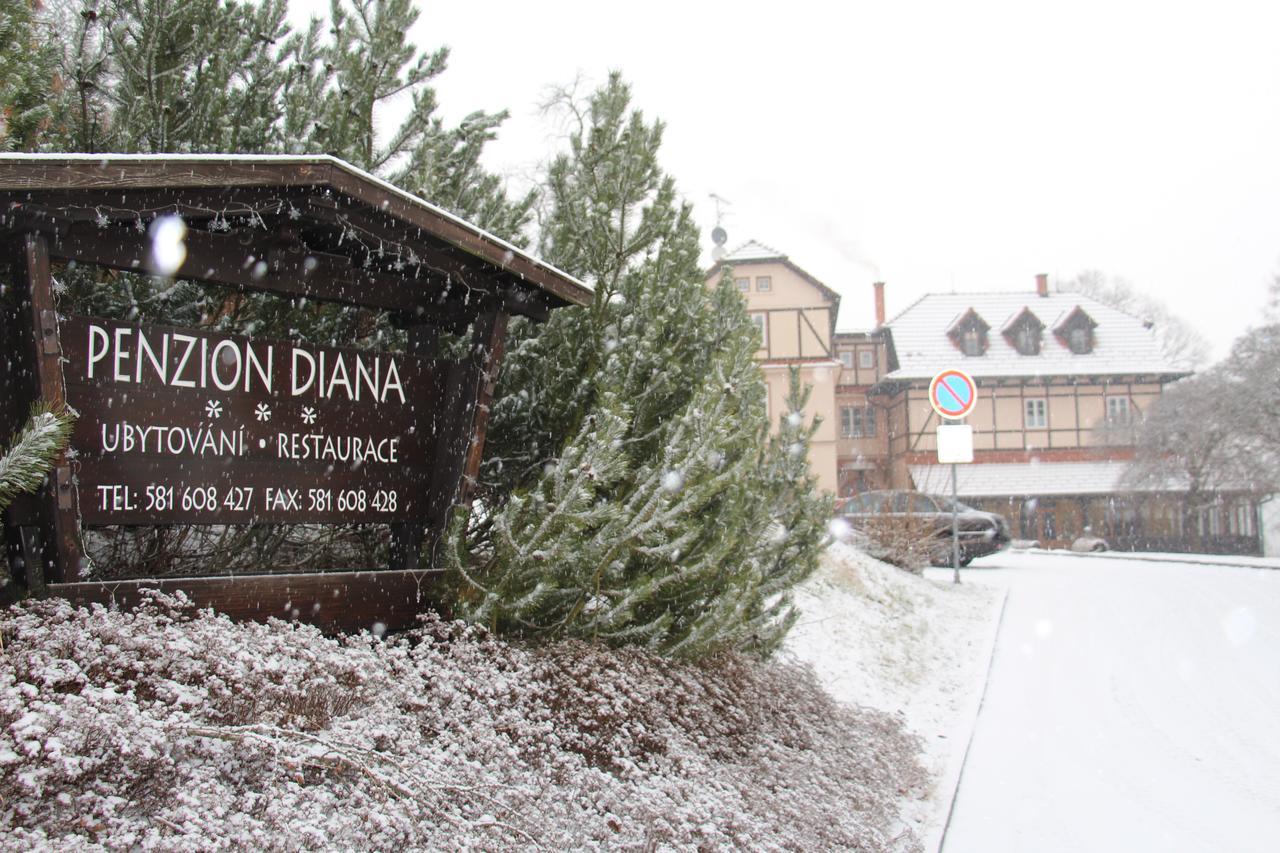 Penzion Diana เทปลิเซ นาด เบชวู ภายนอก รูปภาพ